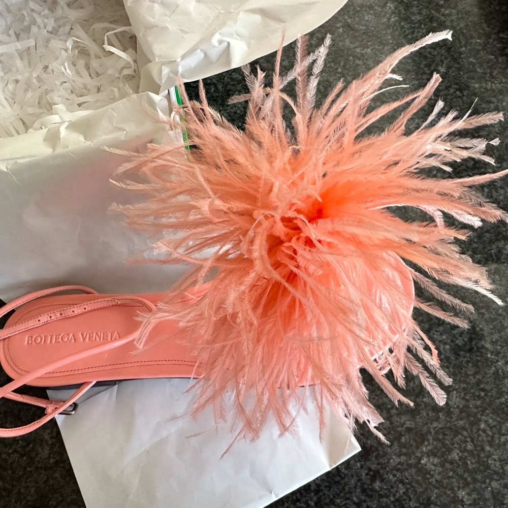 Bottega Veneta feather flat sandals NWB 37.5 salmon pink - Picture 10 of 14